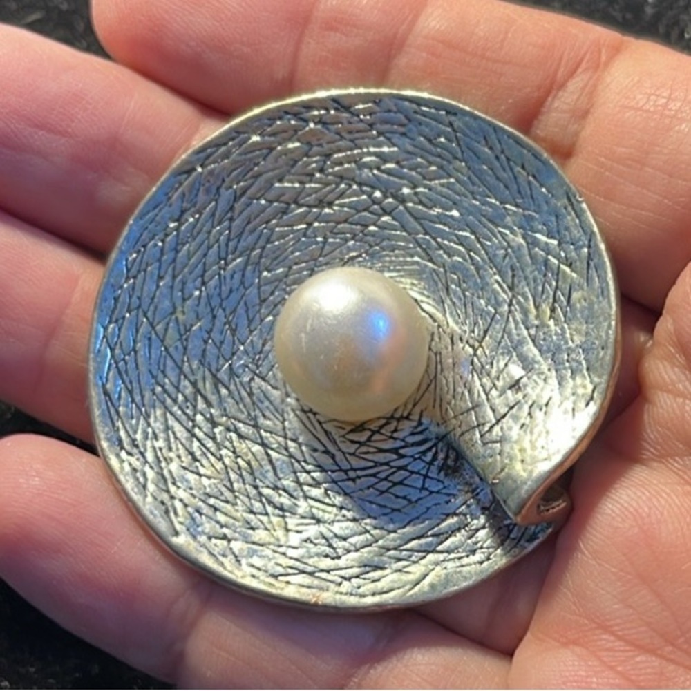 BCN Signed Vintage Silver Tone With Large Faux Pearl In  Middle Pendant. MA